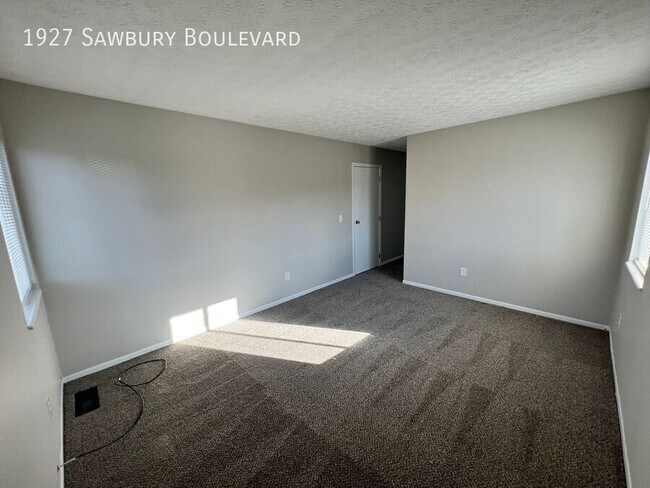 Building Photo - 1927 Sawbury Blvd