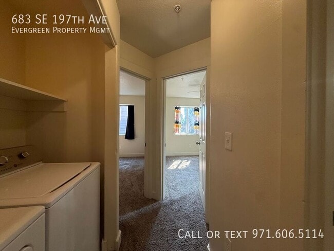 Building Photo - 683 SE 197th Ave