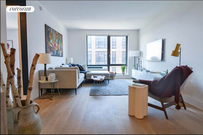 Primary Photo - 267 Pacific St