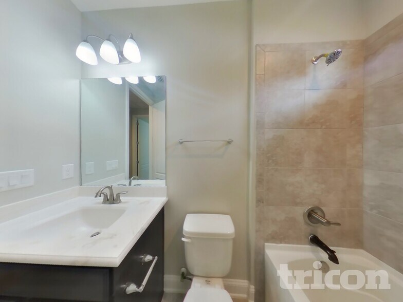 Building Photo - 10885 Chitwood Dr