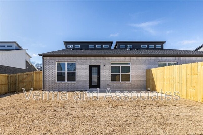 Building Photo - 717 Sun Meadow Dr