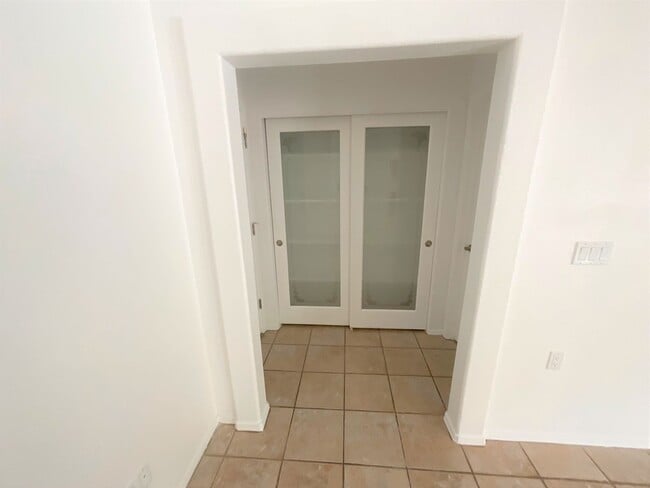 Building Photo - Foothills Location - 3 Bedroom 2 bath on cul-de-sac with Sparkling pool
