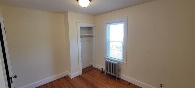 Building Photo - 10-12 Brookway Rd