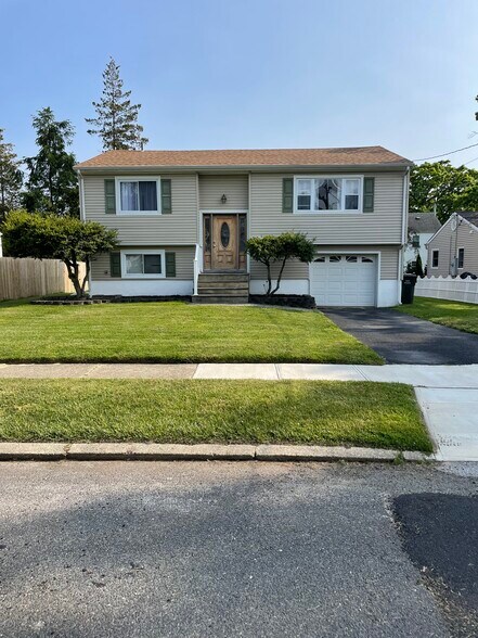 Primary Photo - 1112 Bendermere Ave