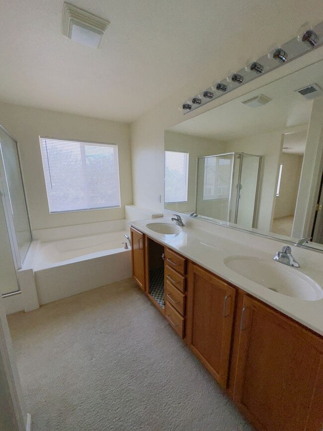 Building Photo - 1603 Laverder Dr