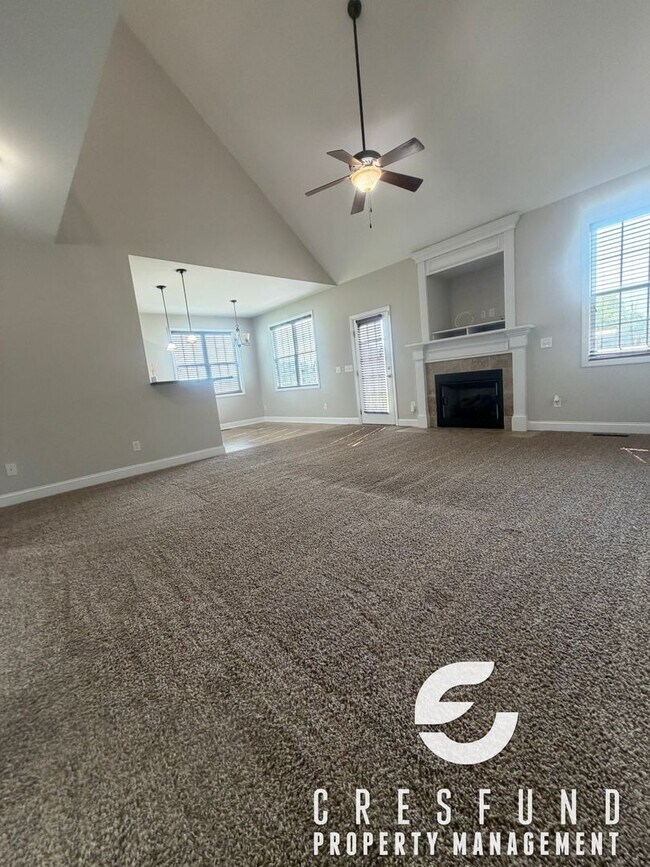Building Photo - Spacious 3Br 2.5 Bath with Bonus room Fenced in yard