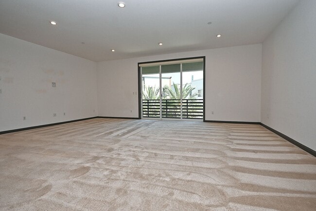 Building Photo - $4,990 - GORGEOUS FOUR BEDROOM HOME IN THE...
