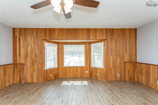 Building Photo - 5238 Kingston Dr