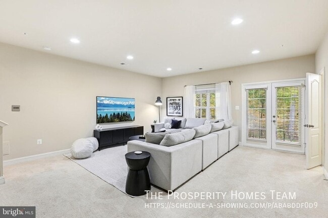 Building Photo - 9384 Rock Ripple Ln