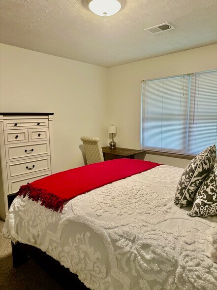 Back yard view of trees - 1214 Glade Hill Dr