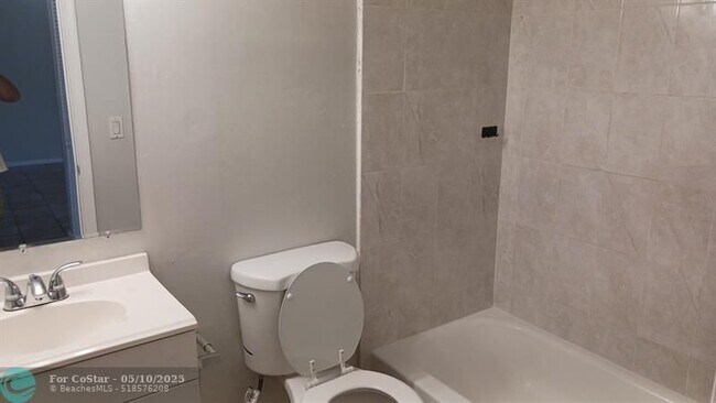 Building Photo - 2421 NW 56th Ave