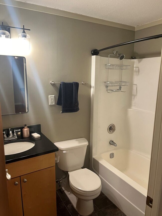 Building Photo - 2800 W 44th St