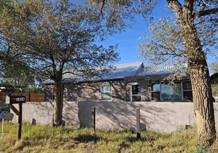 Building Photo - 1424 W Kaywood St