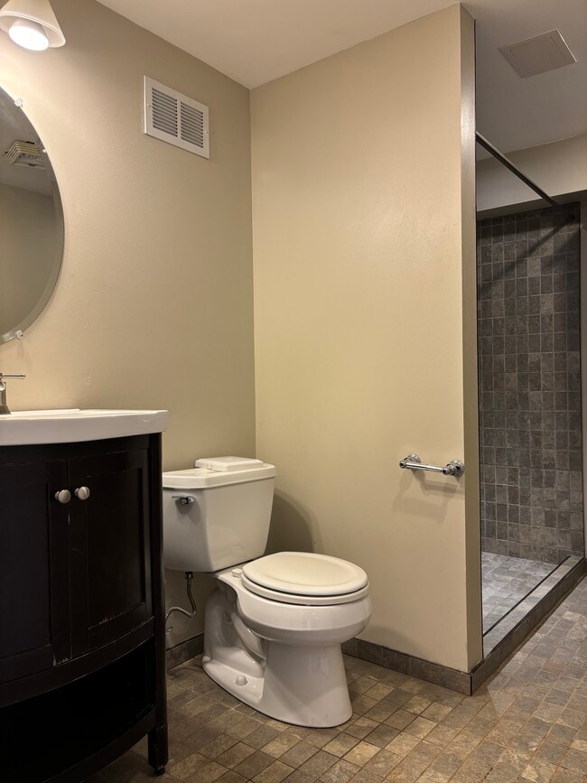 Building Photo - 2421 White Oak Trail