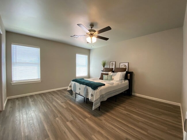 Building Photo - Charming 3 Bed, 2.5 Bath Home in NW OKC!