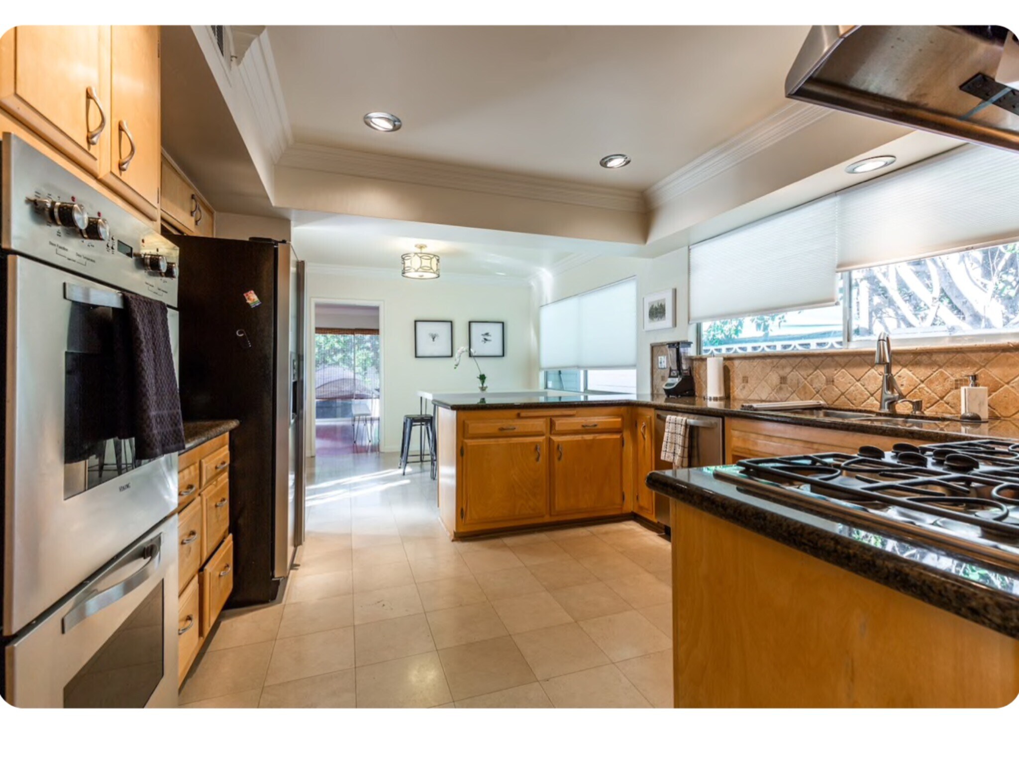 Kitchen - 15707 Varden St