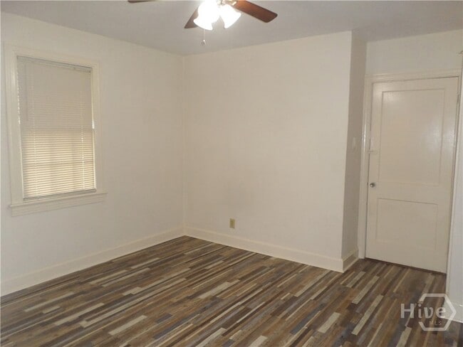 Building Photo - 2302 E 40th St