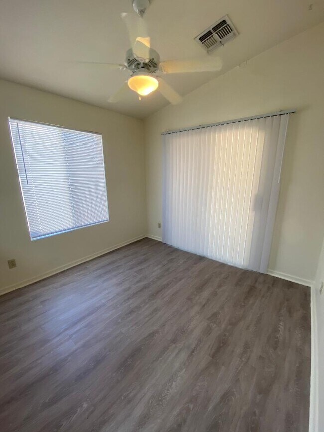 Building Photo - 10237 E Desert Crossings Way