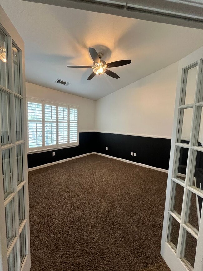 Building Photo - Beautiful Southside Visalia Home! Coming Soon!