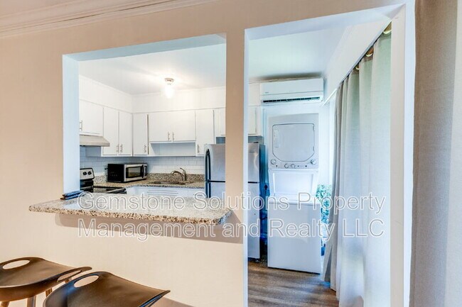 Building Photo - 201 Acklen Park Dr