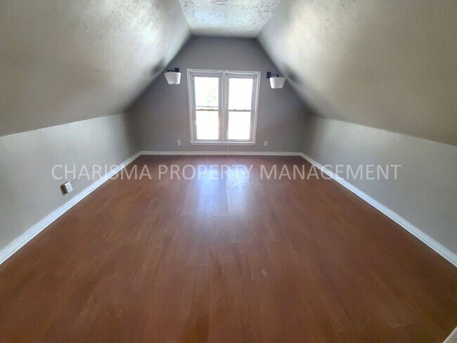 Building Photo - T and L Investments - 641 Praire Duplex