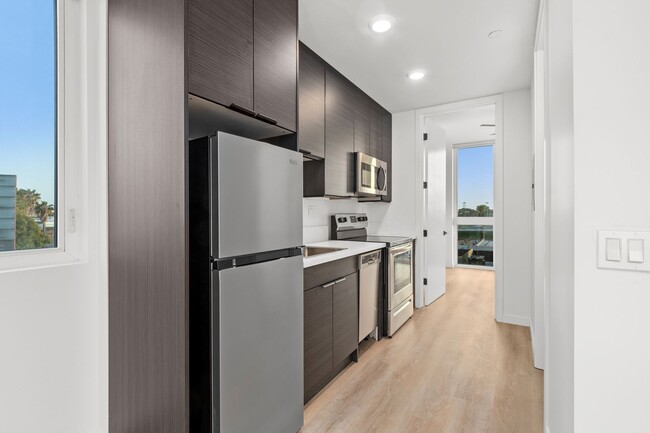 Building Photo - Coming Soon!! Beautiful 1 bed 1 bath apart...