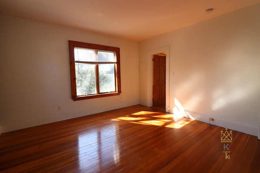 Building Photo - 21 Osborne Rd