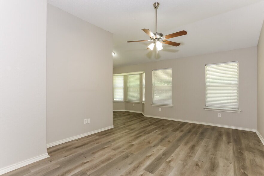 Building Photo - 1512 Fern Dr
