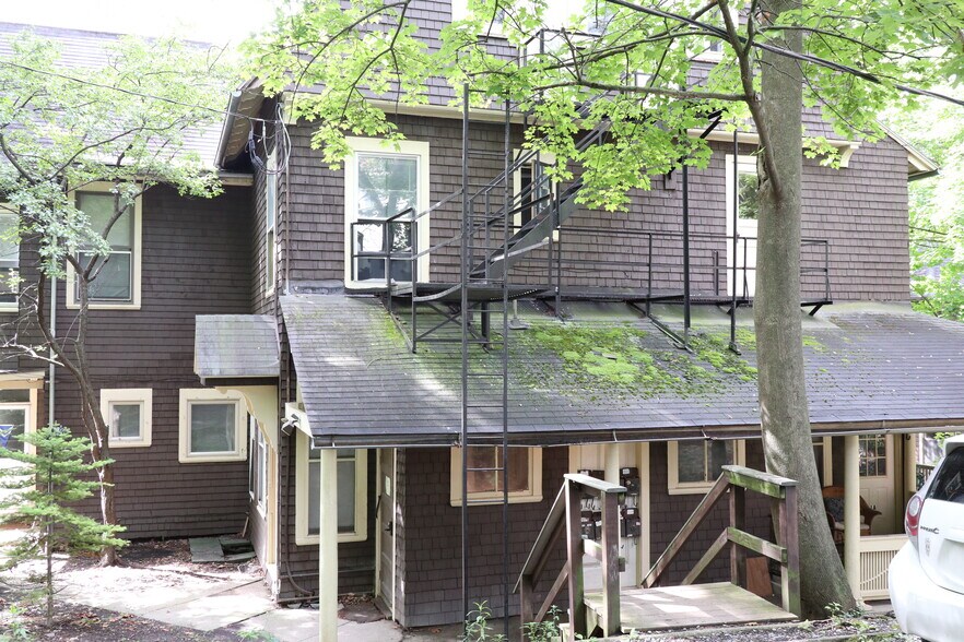 Building Photo - 510 E Seneca St