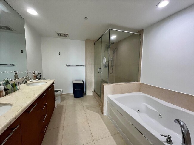 Building Photo - 50 Biscayne Blvd
