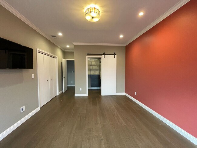 Building Photo - 619 Santa Florita Ave