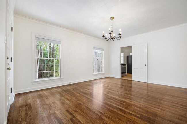 Building Photo - 610 Rathervue Pl