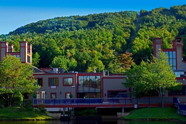 Building Photo - 88 Main St