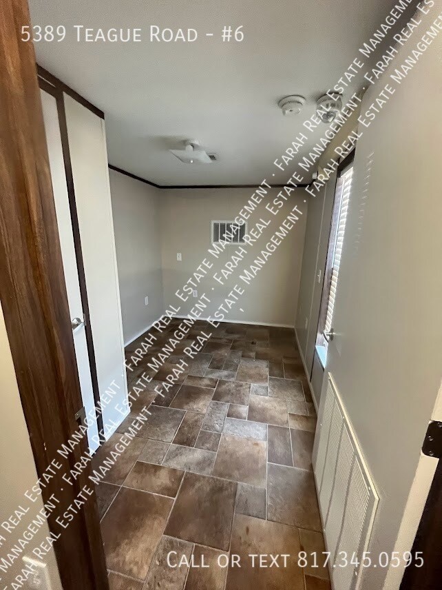 Building Photo - 5389 Teague Rd