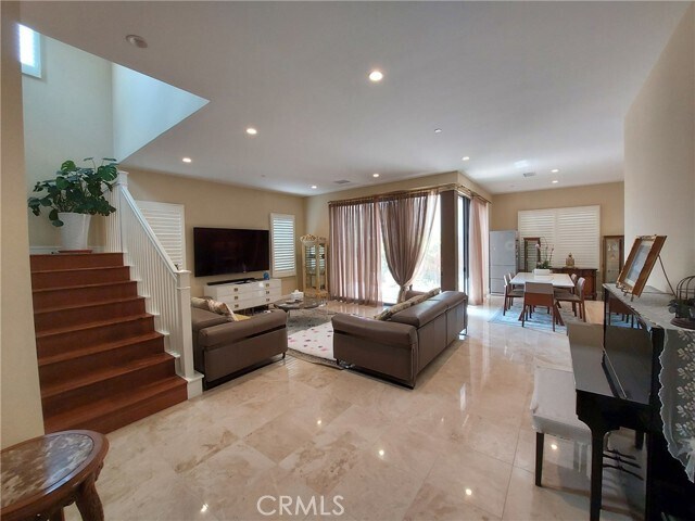 Building Photo - 134 Donati