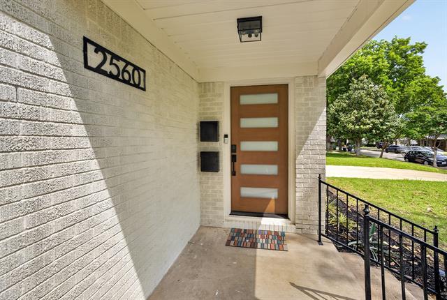 Building Photo - 2560 Rogers Ave