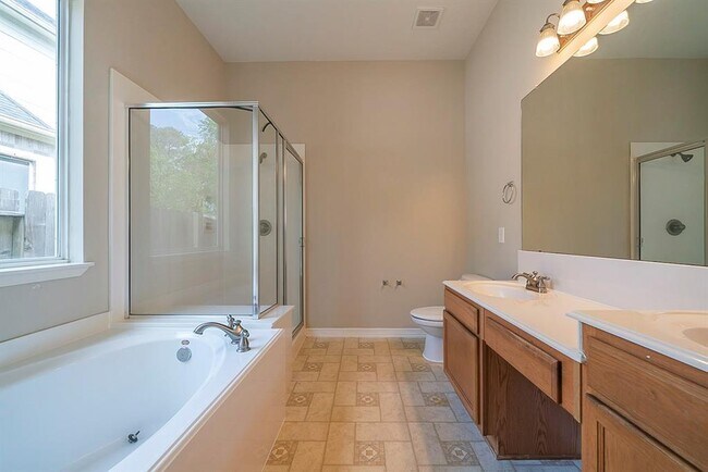 Building Photo - 1023 Casting Springs Way