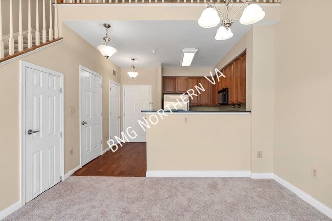 Building Photo - 801 S Greenbrier St