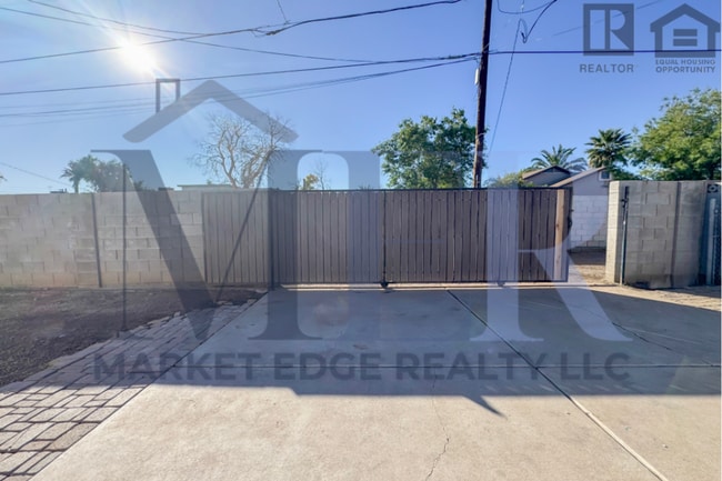 Building Photo - 2Bed/1Bath House at AZ-51/Thomas Rd! NO CREDIT, NO BACKGROUND, NO RENTAL HISTORY CHECK!