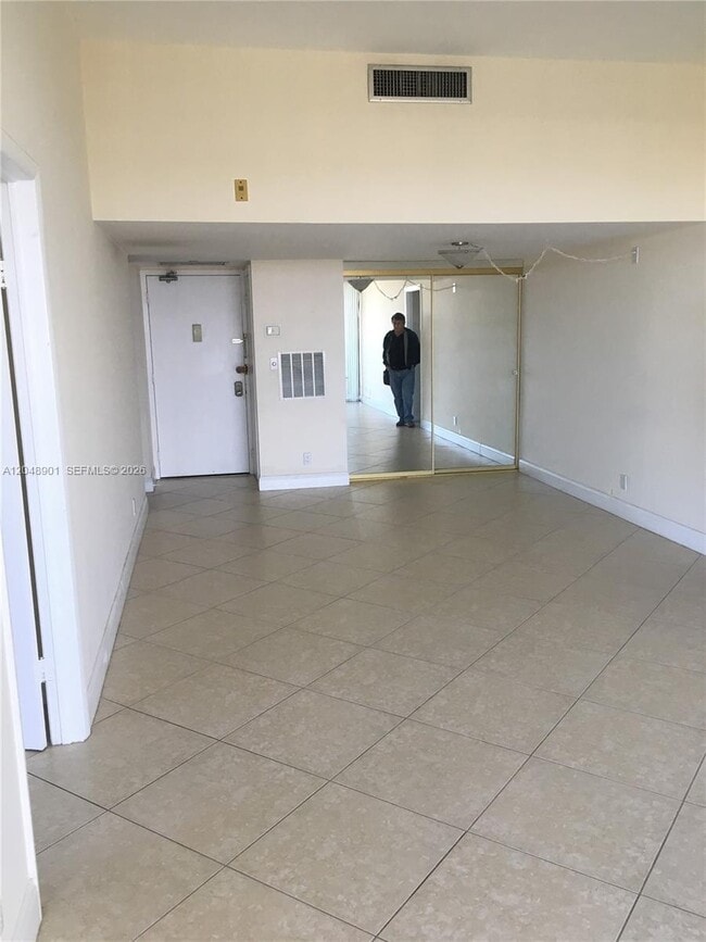Building Photo - 20379 W Country Club Dr
