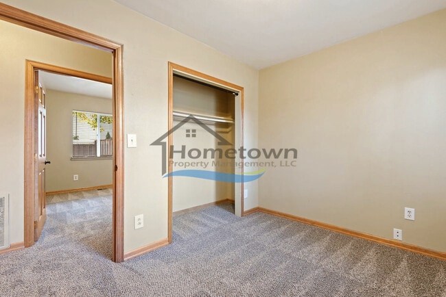 Building Photo - Beautiful 2 bedroom 1 bath Duplex in Hayden!