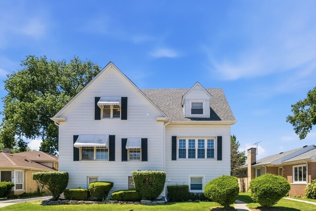 Building Photo - 7314 N Crawford Ave