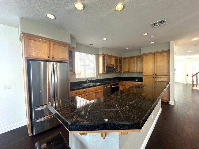Building Photo - 2369 Fernwood Ln