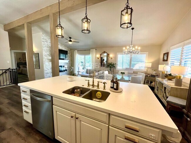 Building Photo - 3640 Inspiration Dr