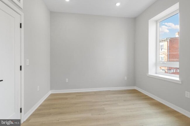 Building Photo - 919 N 15th St