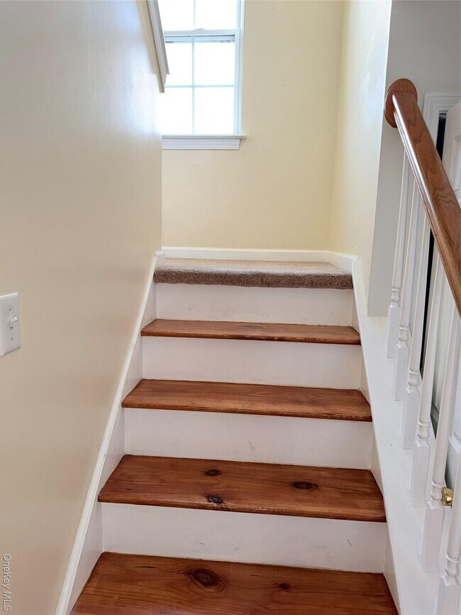 Building Photo - 219 Mary Lou Ave