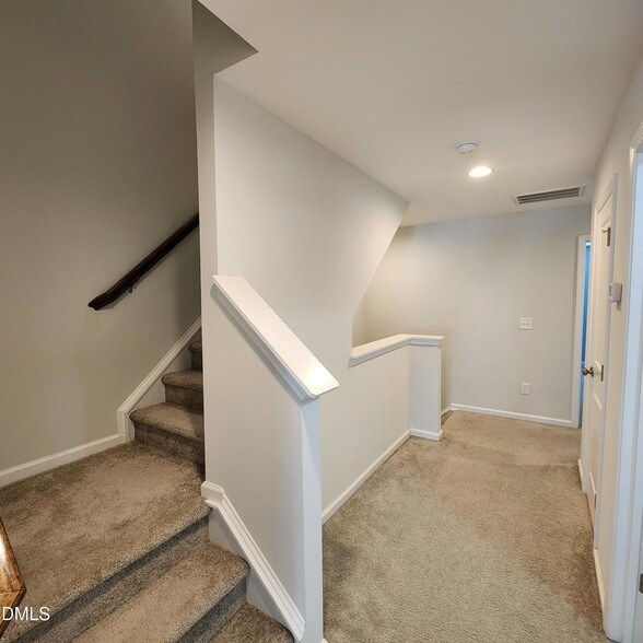 Building Photo - 1424 Southpoint Trl