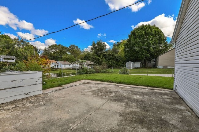 Building Photo - Adorable 4 bedroom | 2 bathroom | 2 car ga...