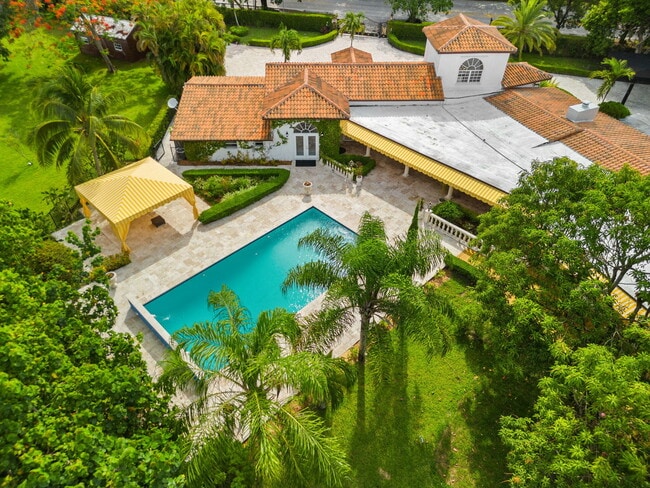 Building Photo - 12300 Old Cutler Rd