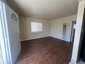 Building Photo - 1533 W 80th